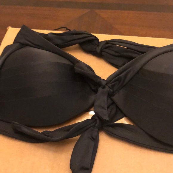 Bathing suit - Picture 2 of 3